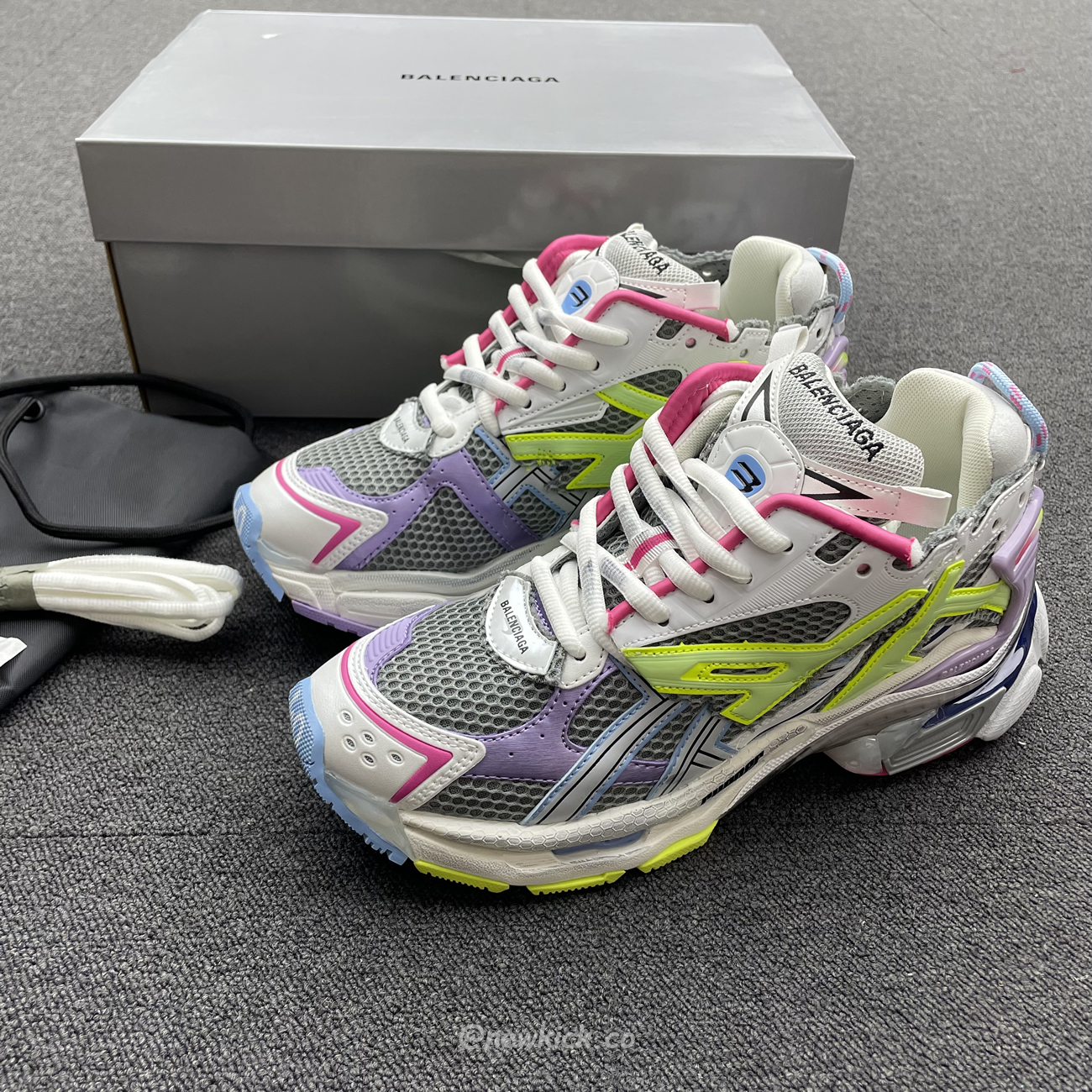 Balenciaga Runner Leather Free Grey Light Purple Neon Yellow White 677403w3rbp1745 (11) - www.newkick.vip Balenciaga Runner Leather Free Grey Light Purple Neon Yellow White 677403w3rbp1745 (11) - www.newkick.vip