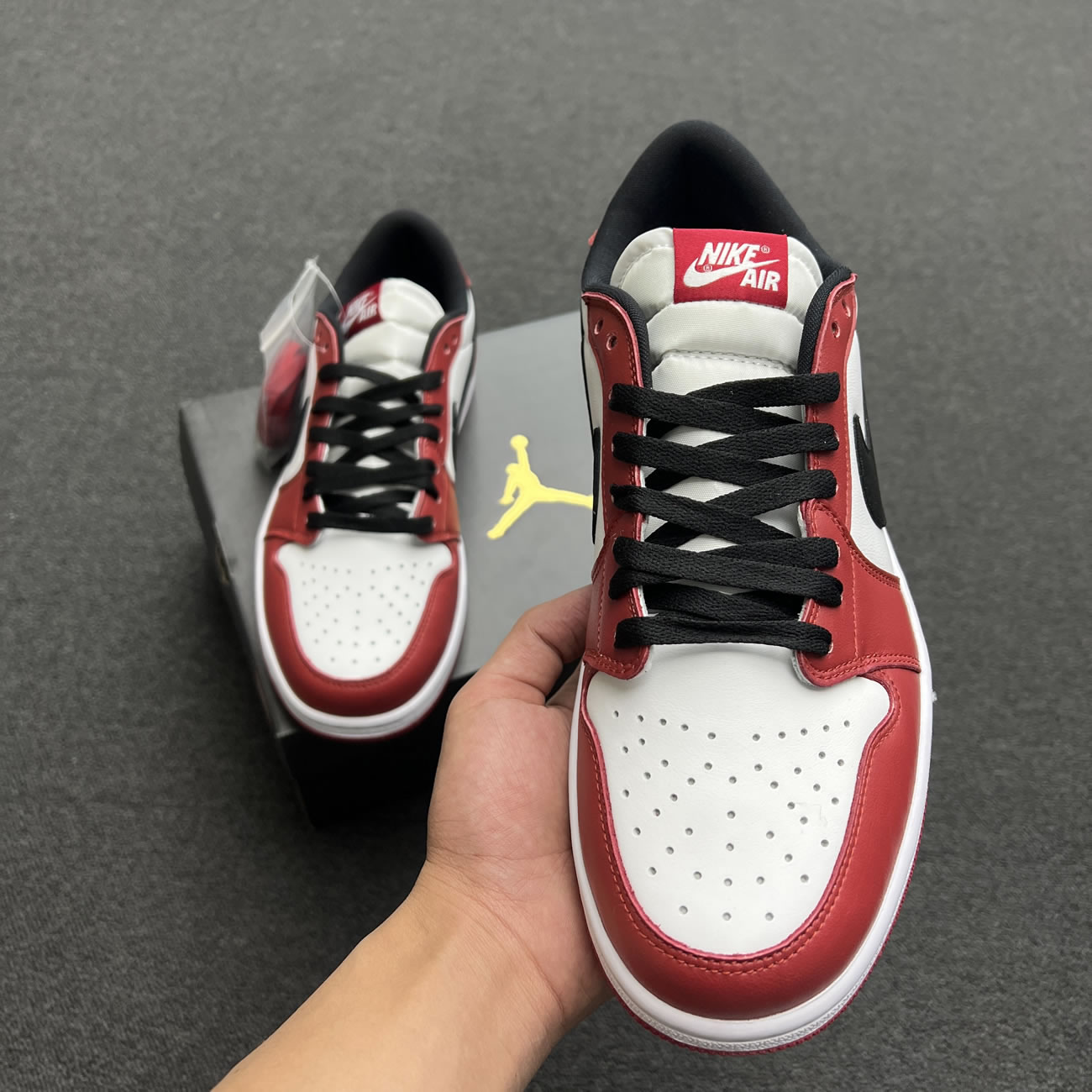 Jordan 1 Retro Low Chicago 2016 705329 600 (6) - www.newkick.org