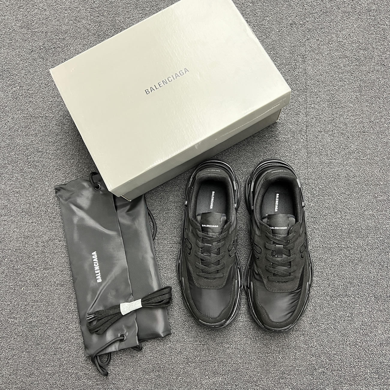 Balenciaga Triple S Nylon Black Bule 710157 W3cu1 1000 (14) - www.newkick.vip Balenciaga Triple S Nylon Black Bule 710157 W3cu1 1000 (14) - www.newkick.vip