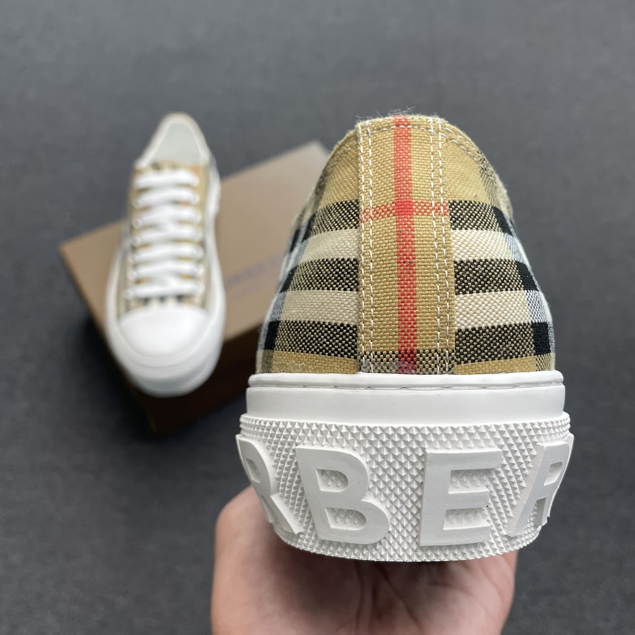 Burberry Vintage Check Cotton Sneakers Archive Beige White W 80505061 (5) - www.newkick.org Burberry Vintage Check Cotton Sneakers Archive Beige White W 80505061 (5) - www.newkick.org