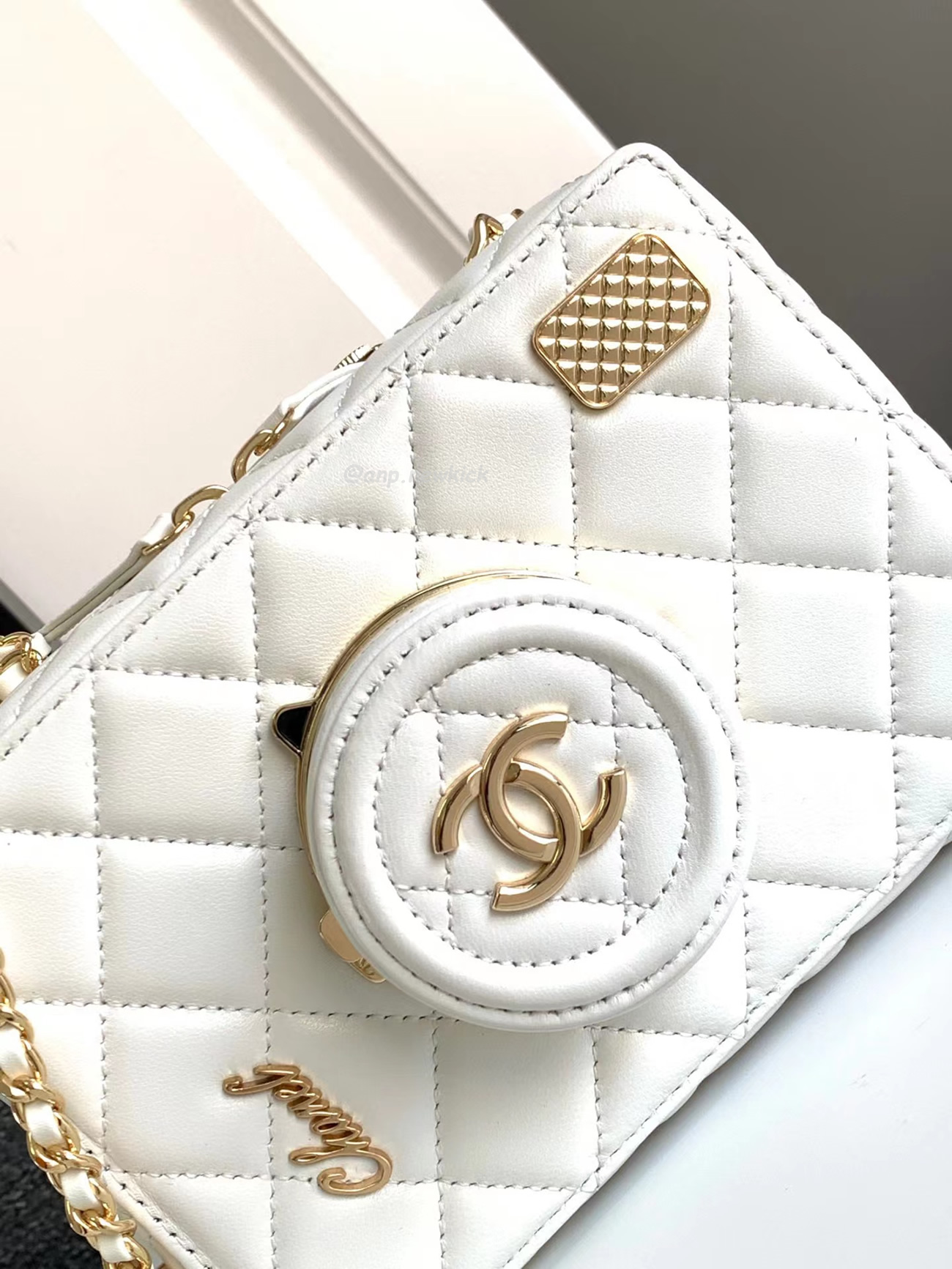Chanel Camera Bag Lambskin White As4817 B16255 10601 (2) - www.newkick.vip Chanel Camera Bag Lambskin White As4817 B16255 10601 (2) - www.newkick.vip