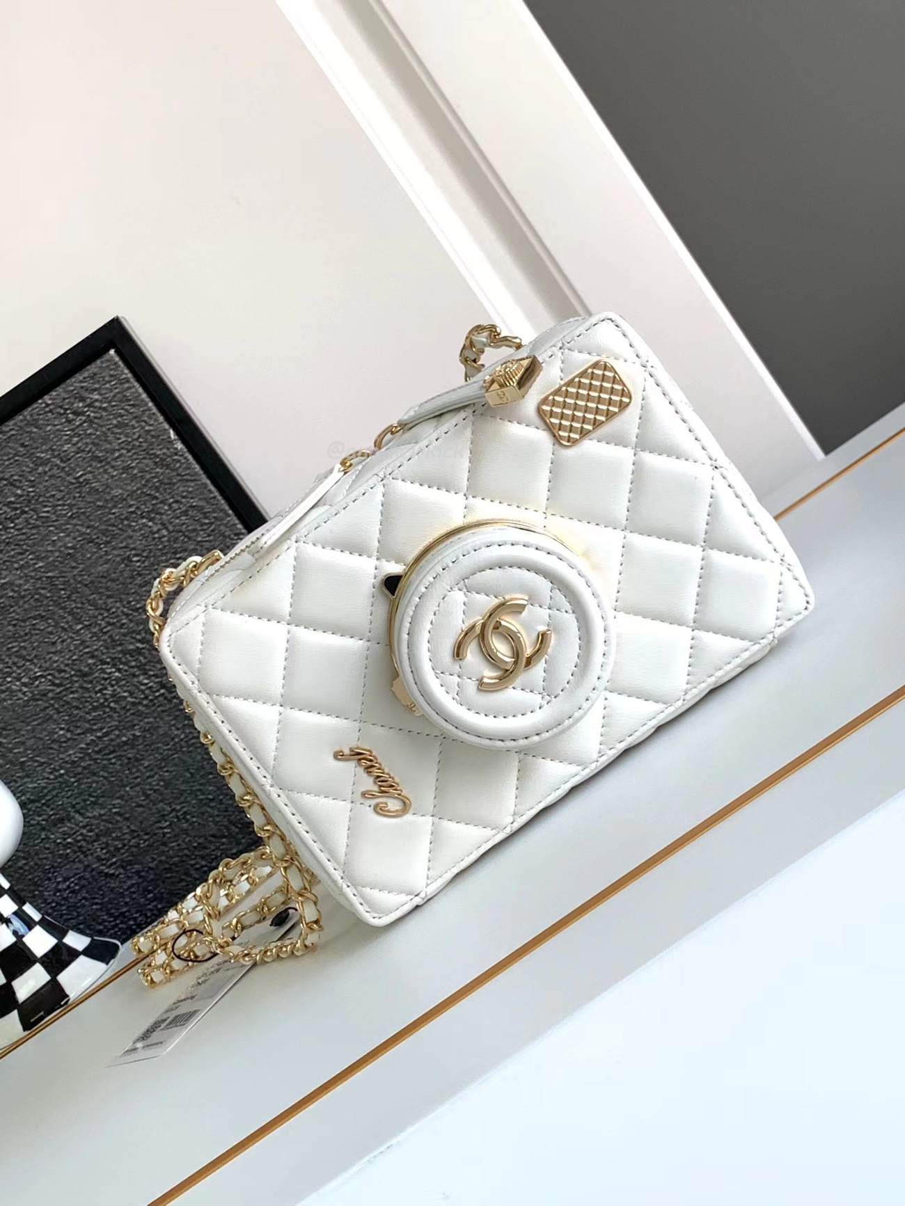 Chanel Camera Bag Lambskin White As4817 B16255 10601 (3) - www.newkick.vip Chanel Camera Bag Lambskin White As4817 B16255 10601 (3) - www.newkick.vip