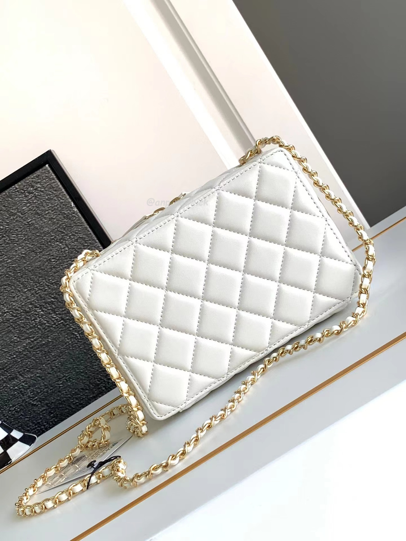 Chanel Camera Bag Lambskin White As4817 B16255 10601 (5) - www.newkick.vip Chanel Camera Bag Lambskin White As4817 B16255 10601 (5) - www.newkick.vip