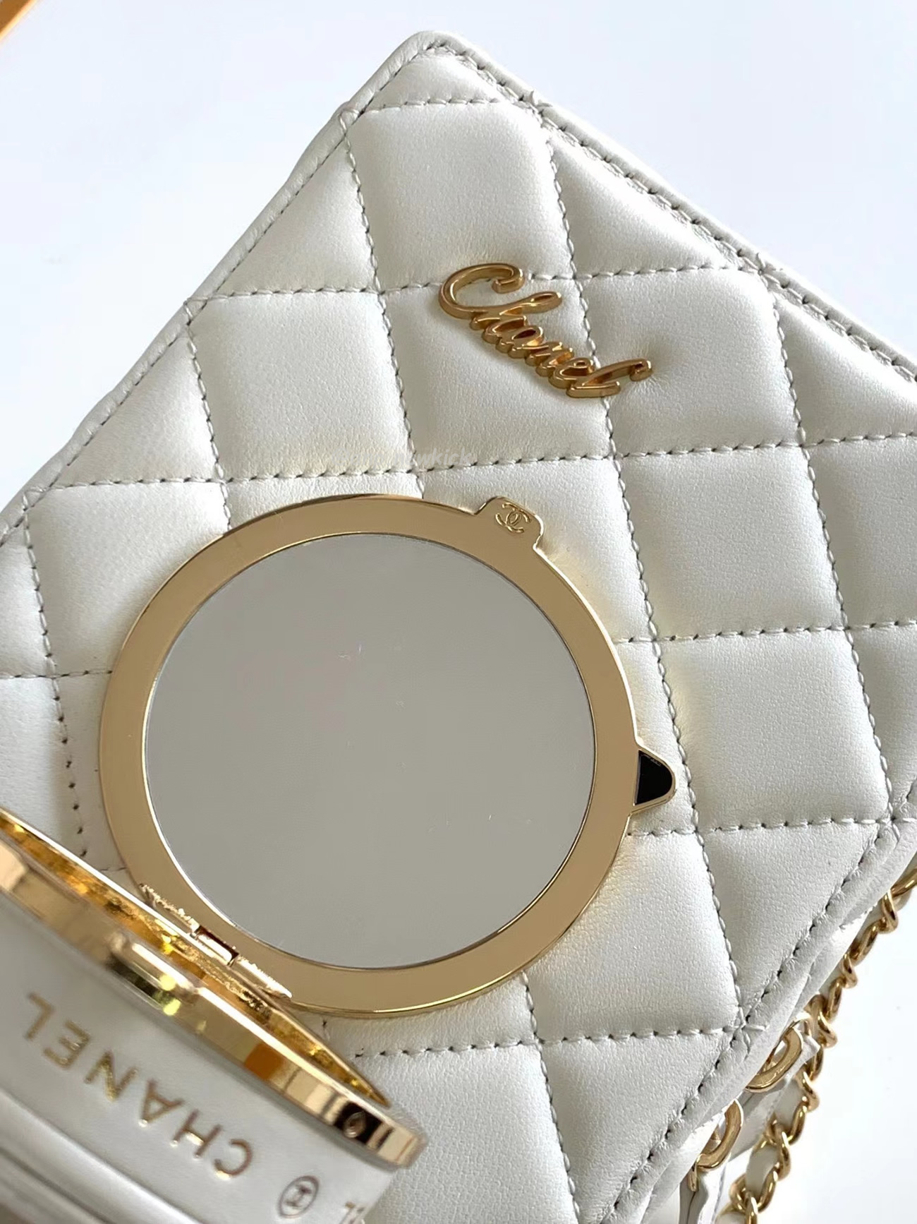 Chanel Camera Bag Lambskin White As4817 B16255 10601 (9) - www.newkick.vip Chanel Camera Bag Lambskin White As4817 B16255 10601 (9) - www.newkick.vip