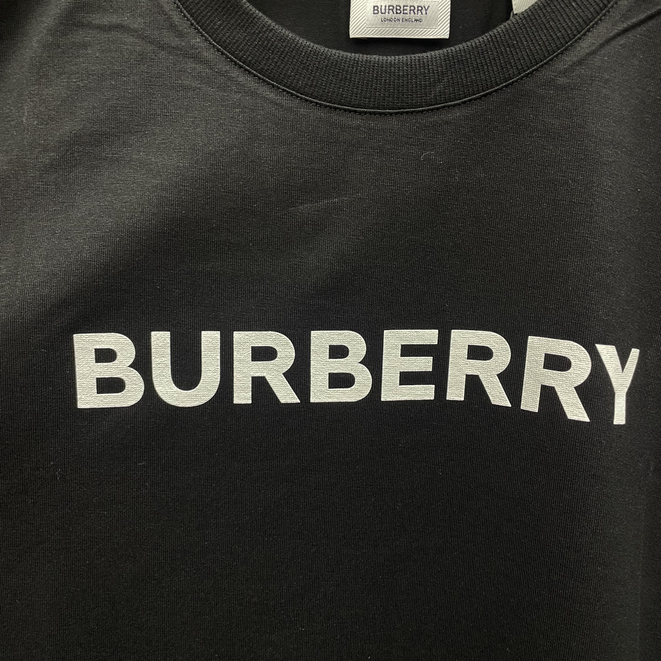 Burberry Logo Print Cotton Oversized T Shirt Black Blue White Aw22 (2) - www.newkick.org