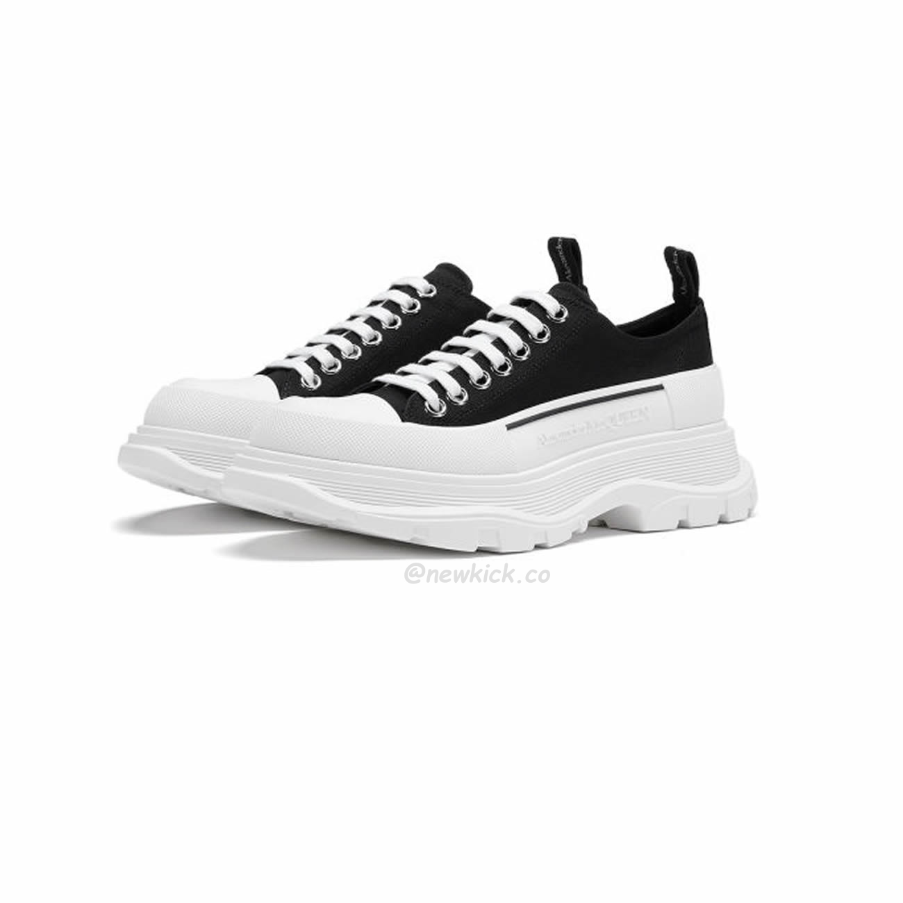 Alexander Mcqueen Tread Slick Low Lace Up Black White (16) - www.newkick.org Alexander Mcqueen Tread Slick Low Lace Up Black White (16) - www.newkick.org