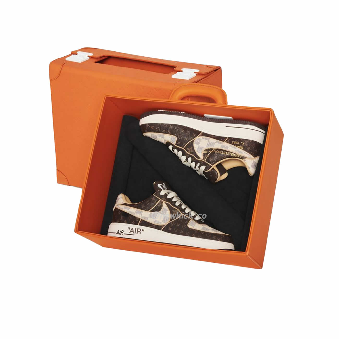 Nike Air Force 1 Low Louis Vuitton Monogram Brown Damier Azur (4) - www.newkick.org Nike Air Force 1 Low Louis Vuitton Monogram Brown Damier Azur (4) - www.newkick.org