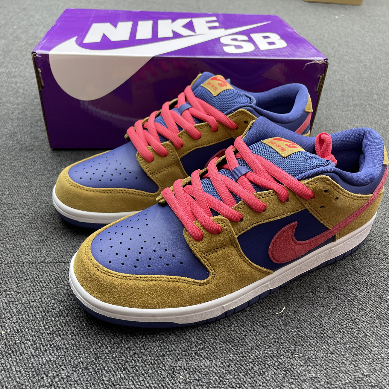 Nike Sb Dunk Low Reverse Papa Bear Bq6817 700 (8) - www.newkick.org Nike Sb Dunk Low Reverse Papa Bear Bq6817 700 (8) - www.newkick.org