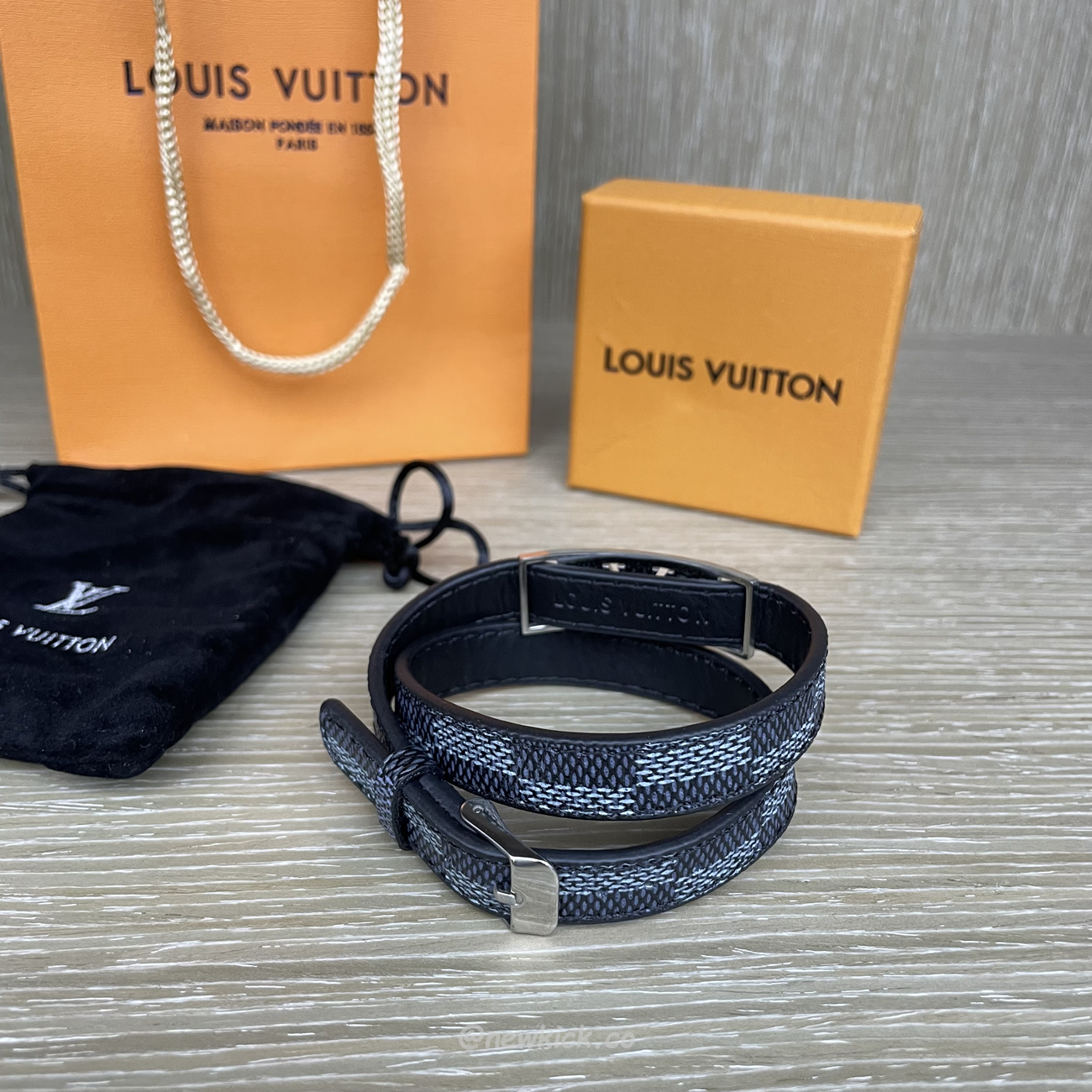 Louis Vuitton Leather Bracelet (3) - www.newkick.org Louis Vuitton Leather Bracelet (3) - www.newkick.org