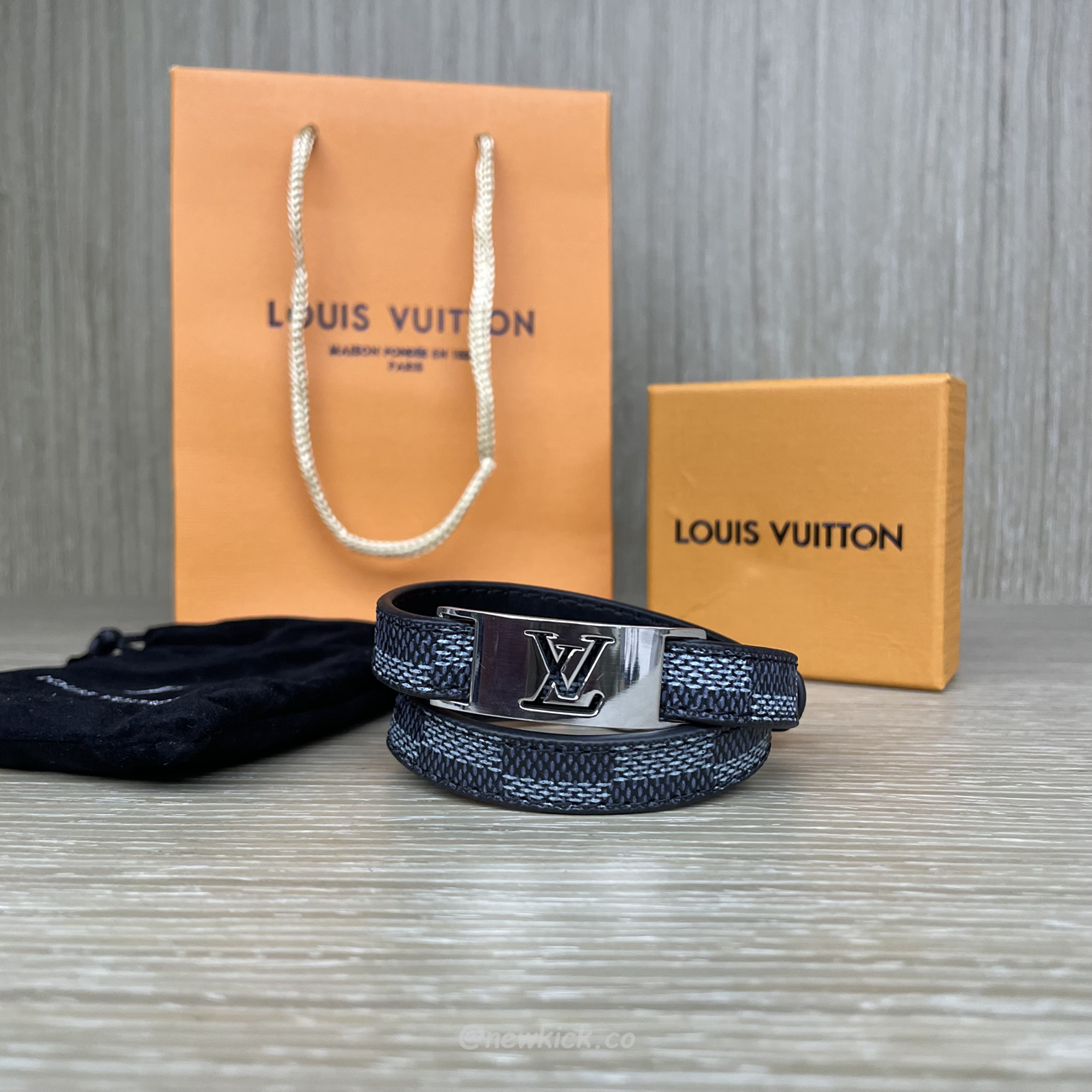 Louis Vuitton Leather Bracelet (4) - www.newkick.org Louis Vuitton Leather Bracelet (4) - www.newkick.org