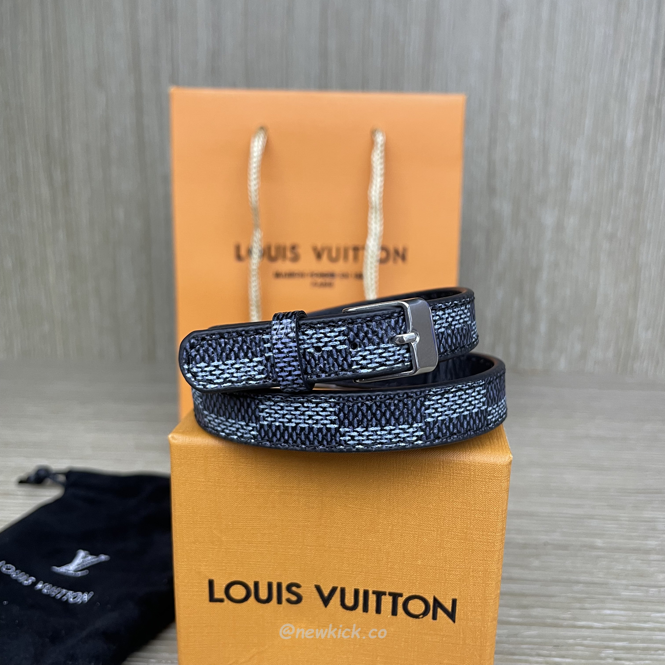 Louis Vuitton Leather Bracelet (7) - www.newkick.org Louis Vuitton Leather Bracelet (7) - www.newkick.org