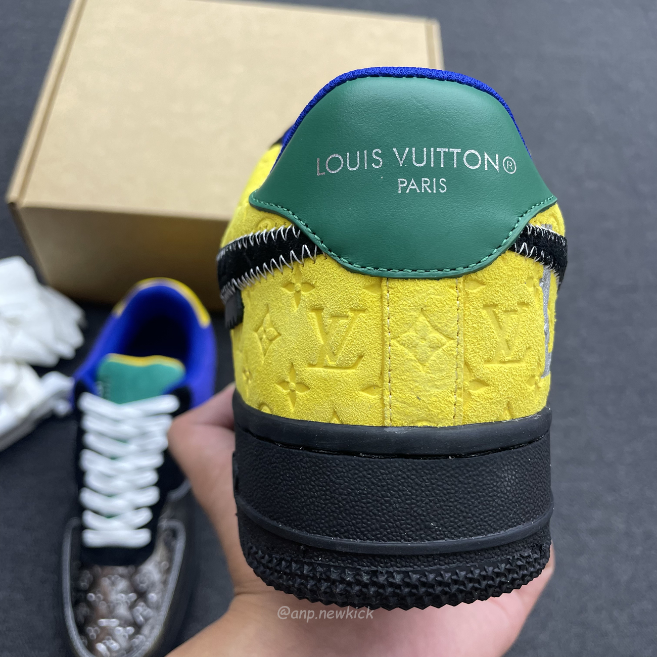 Louis Vuitton Nike Air Force 1 Low By Virgil Abloh Black Metallic Silver (2) - www.newkick.org Louis Vuitton Nike Air Force 1 Low By Virgil Abloh Black Metallic Silver (2) - www.newkick.org