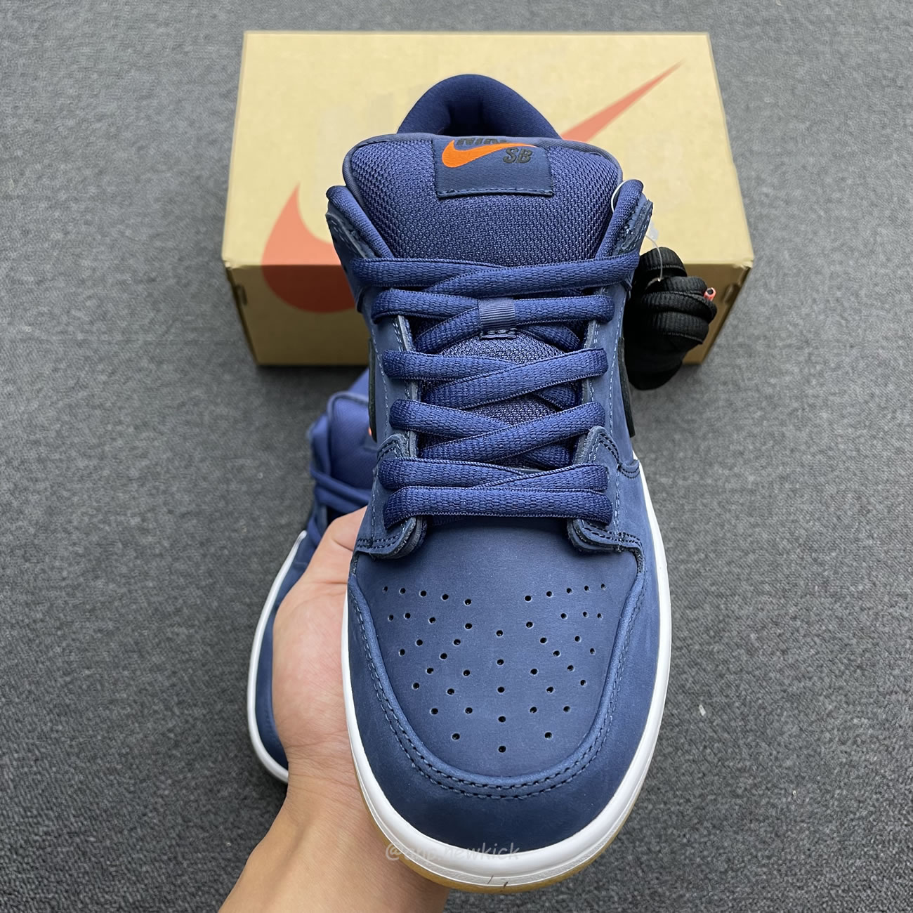 Nike Sb Dunk Low Navy Black Gum Cw7463 401 (7) - www.newkick.org Nike Sb Dunk Low Navy Black Gum Cw7463 401 (7) - www.newkick.org