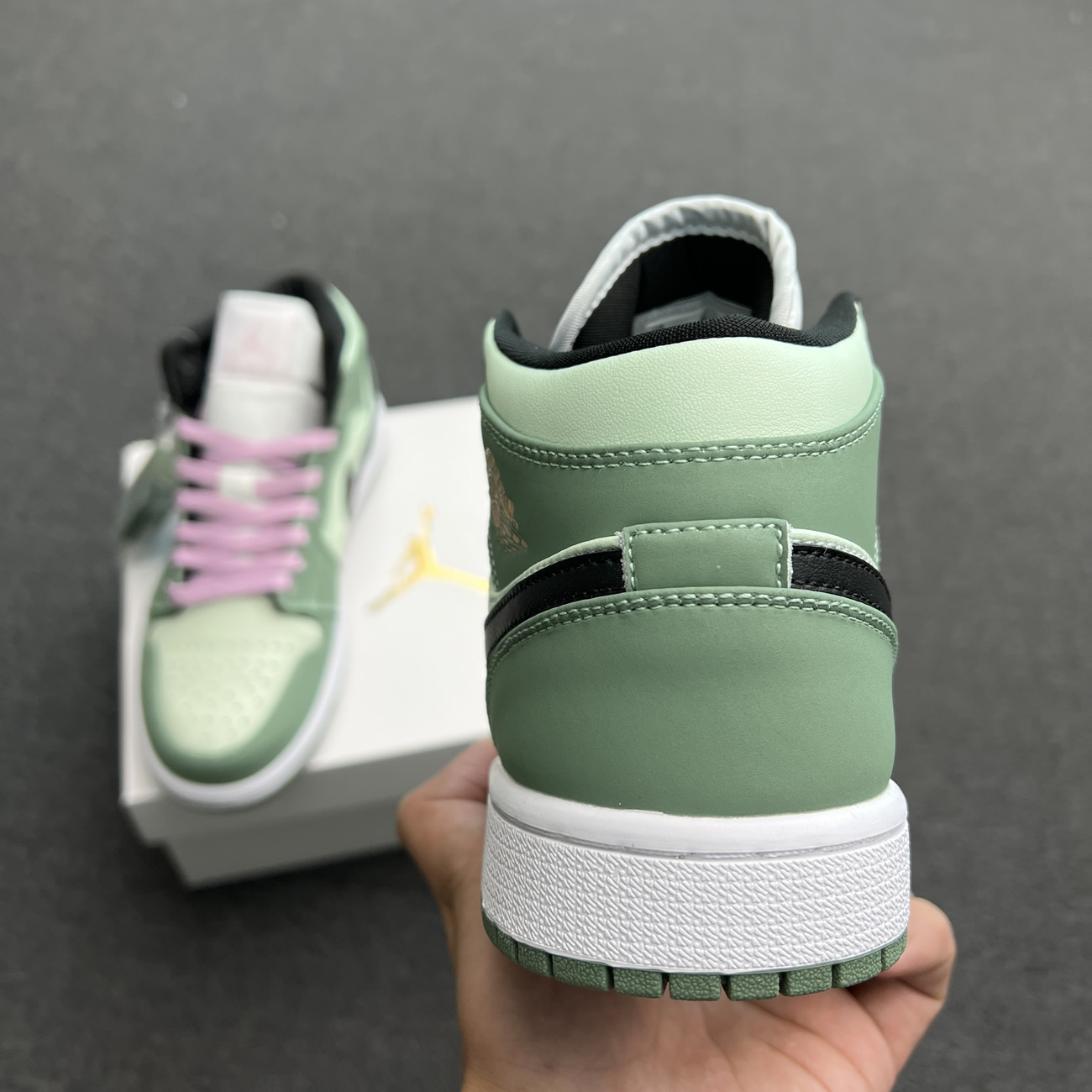Air Jordan 1 Mid Dutch Green W Cz0774 300 (2) - www.newkick.org