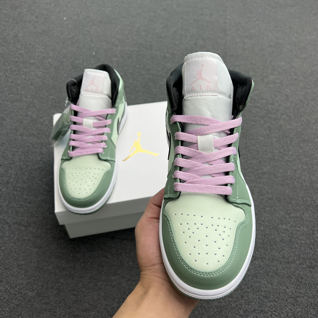 Air Jordan 1 Mid Dutch Green W Cz0774 300 (6) - www.newkick.org