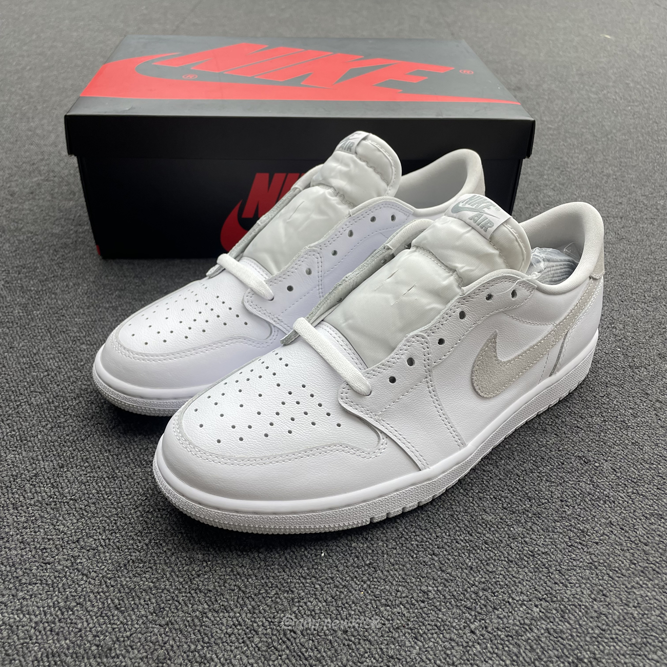 Air Jordan 1 Low Og Neutral Grey Cz0790 100 (2) - www.newkick.org
