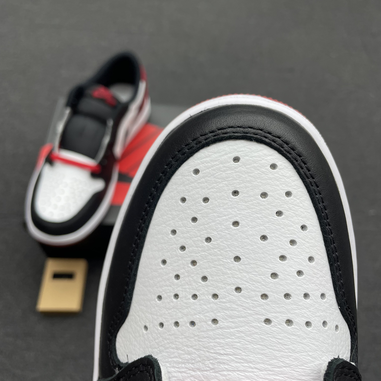 Air Jordan 1 Retro Low Og Black Toe Cz0790 106 (24) - www.newkick.org