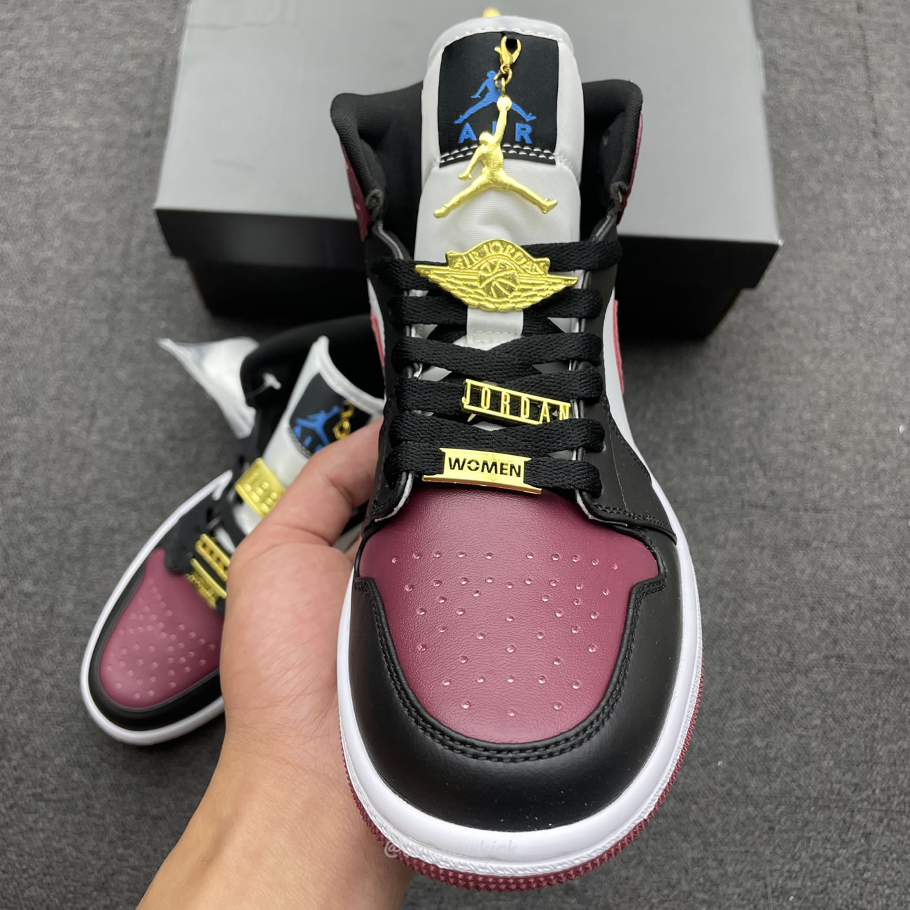 Air Jordan 1 Mid Se Black Dark Beetroot Womens Cz4385 016 (2) - www.newkick.org Air Jordan 1 Mid Se Black Dark Beetroot Womens Cz4385 016 (2) - www.newkick.org