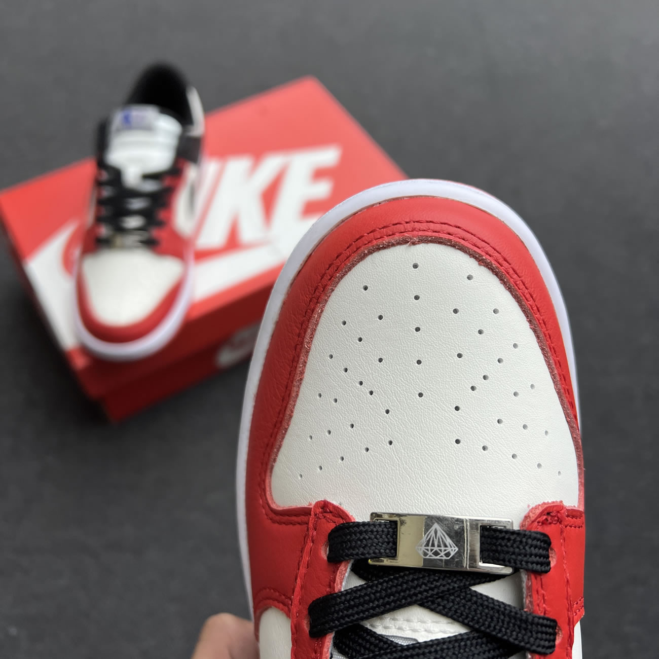Nike Dunk Low Emb Nba 75th Anniversary Chicago Dd3363 100 (9) - www.newkick.org Nike Dunk Low Emb Nba 75th Anniversary Chicago Dd3363 100 (9) - www.newkick.org