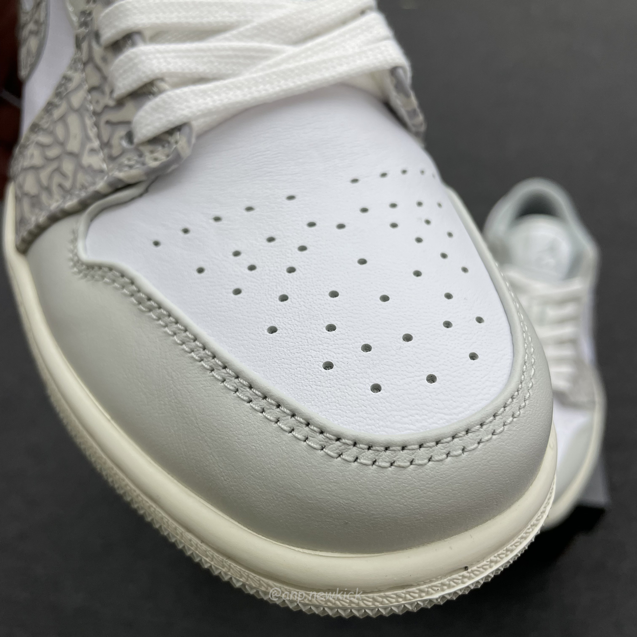 Air Jordan 1 Low Prm Smoke Grey Elephant Dh4269 100 (12) - www.newkick.vip Air Jordan 1 Low Prm Smoke Grey Elephant Dh4269 100 (12) - www.newkick.vip