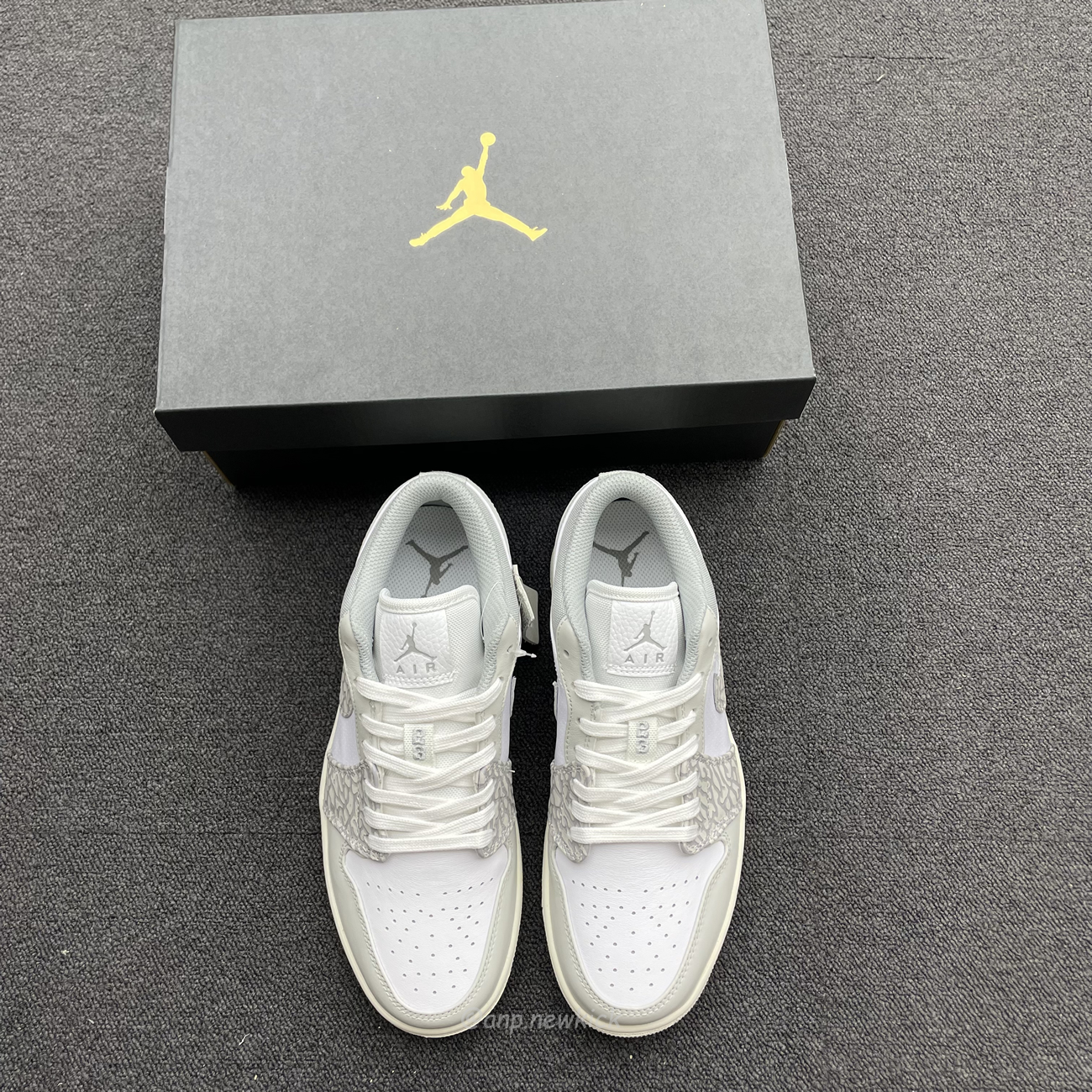 Air Jordan 1 Low Prm Smoke Grey Elephant Dh4269 100 (6) - www.newkick.vip Air Jordan 1 Low Prm Smoke Grey Elephant Dh4269 100 (6) - www.newkick.vip