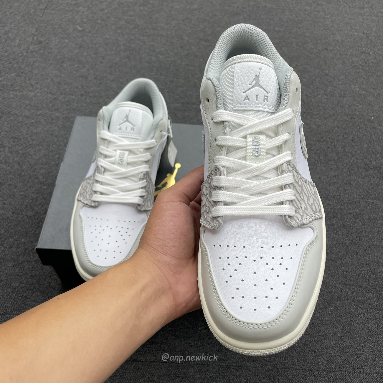 Air Jordan 1 Low Prm Smoke Grey Elephant Dh4269 100 (8) - www.newkick.vip Air Jordan 1 Low Prm Smoke Grey Elephant Dh4269 100 (8) - www.newkick.vip