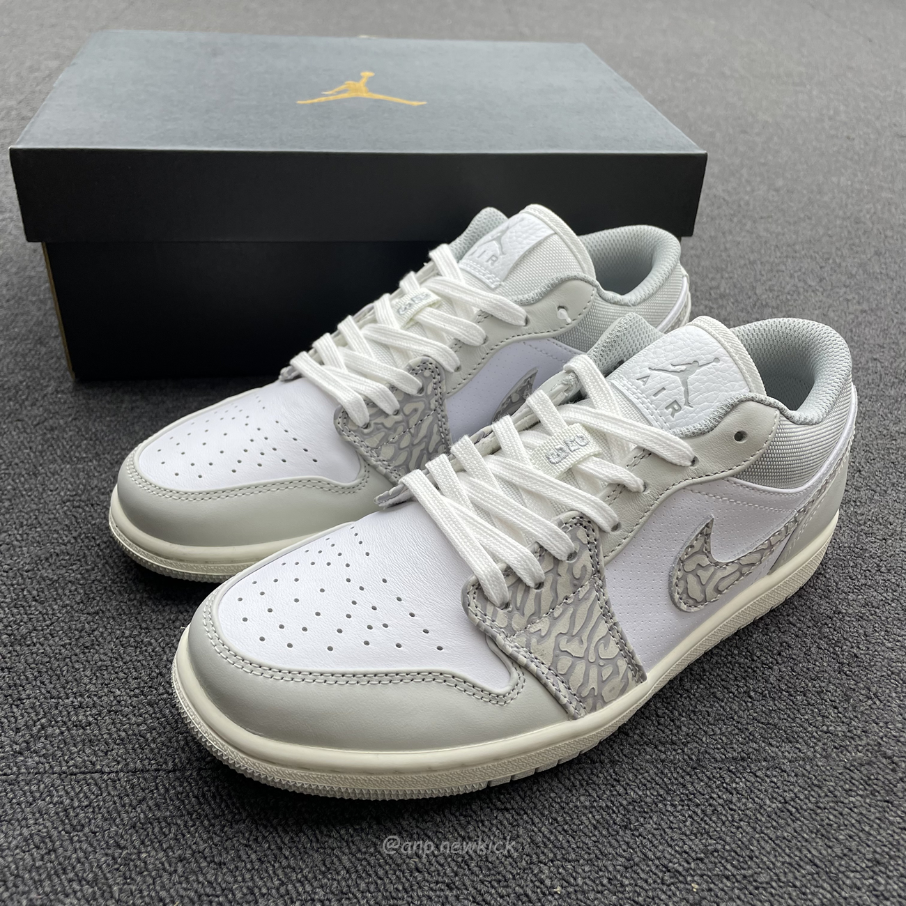 Air Jordan 1 Low Prm Smoke Grey Elephant Dh4269 100 (9) - www.newkick.vip Air Jordan 1 Low Prm Smoke Grey Elephant Dh4269 100 (9) - www.newkick.vip