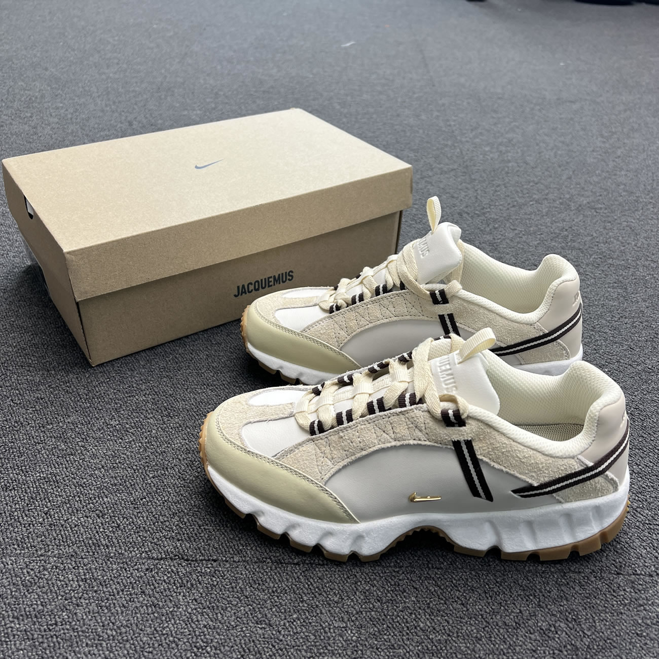 Nike Air Humara Lx Jacquemus Light Bone Gold W Dr0420 001 (7) - www.newkick.org