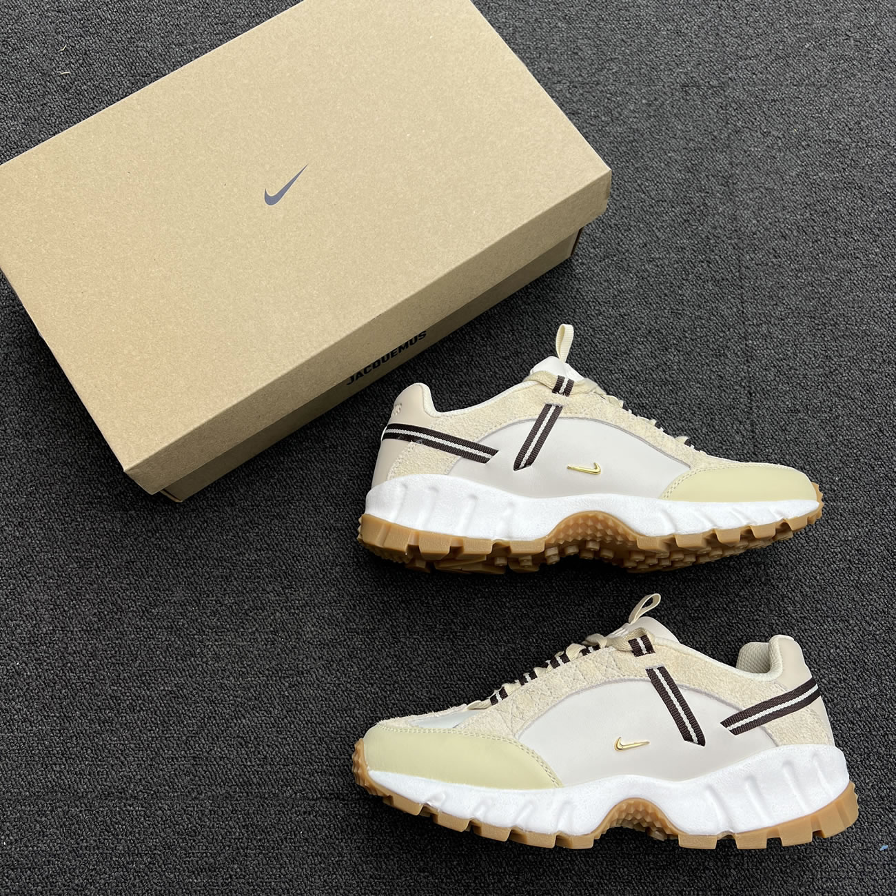 Nike Air Humara Lx Jacquemus Light Bone Gold W Dr0420 001 (8) - www.newkick.org