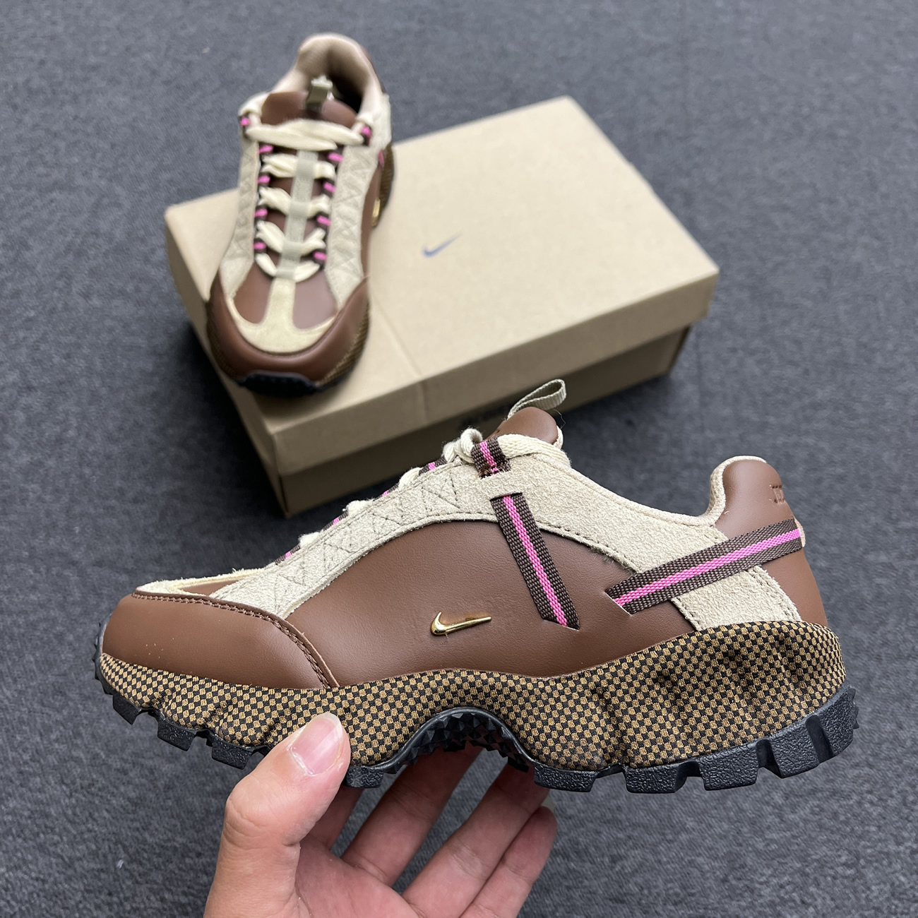 Nike Air Humara Lx Jacquemus Ale Brown Gold W Dr0420 200 (8) - www.newkick.org