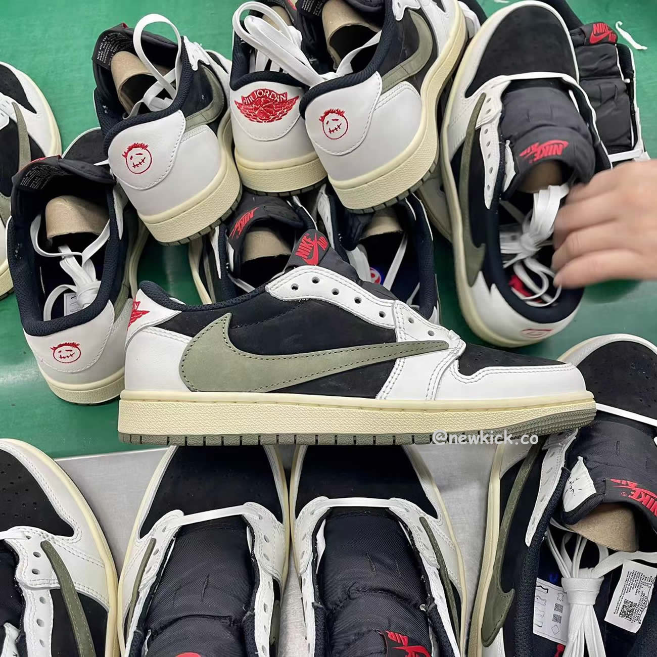 Air Jordan 1 Retro Low Og Sp Travis Scott Olive W Dz4137 106 (12) - www.newkick.org