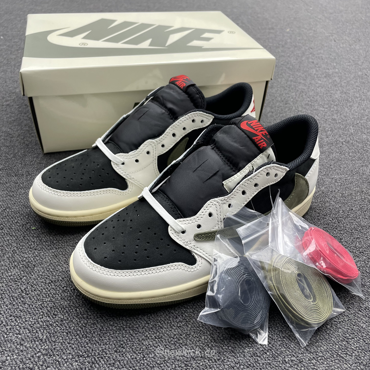 Air Jordan 1 Retro Low Og Sp Travis Scott Olive W Dz4137 106 (39) - www.newkick.org