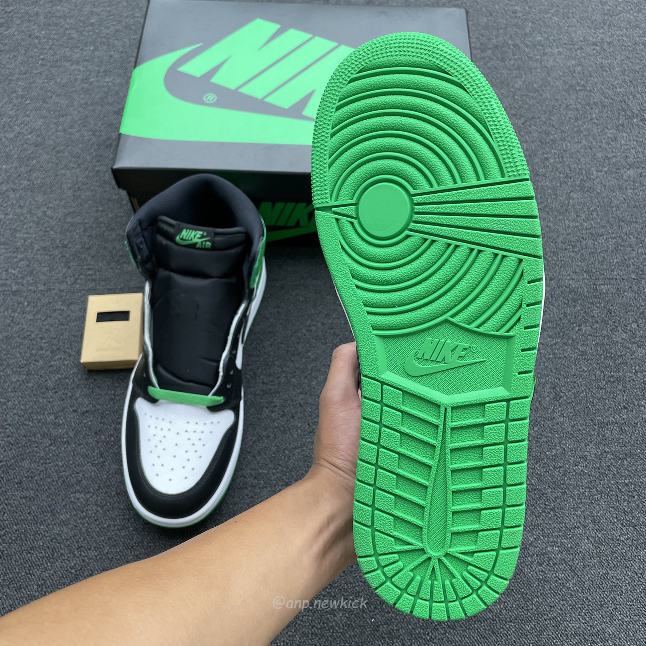 Air Jordan 1 Retro High Og Lucky Green Dz5485 031 (15) - www.newkick.org