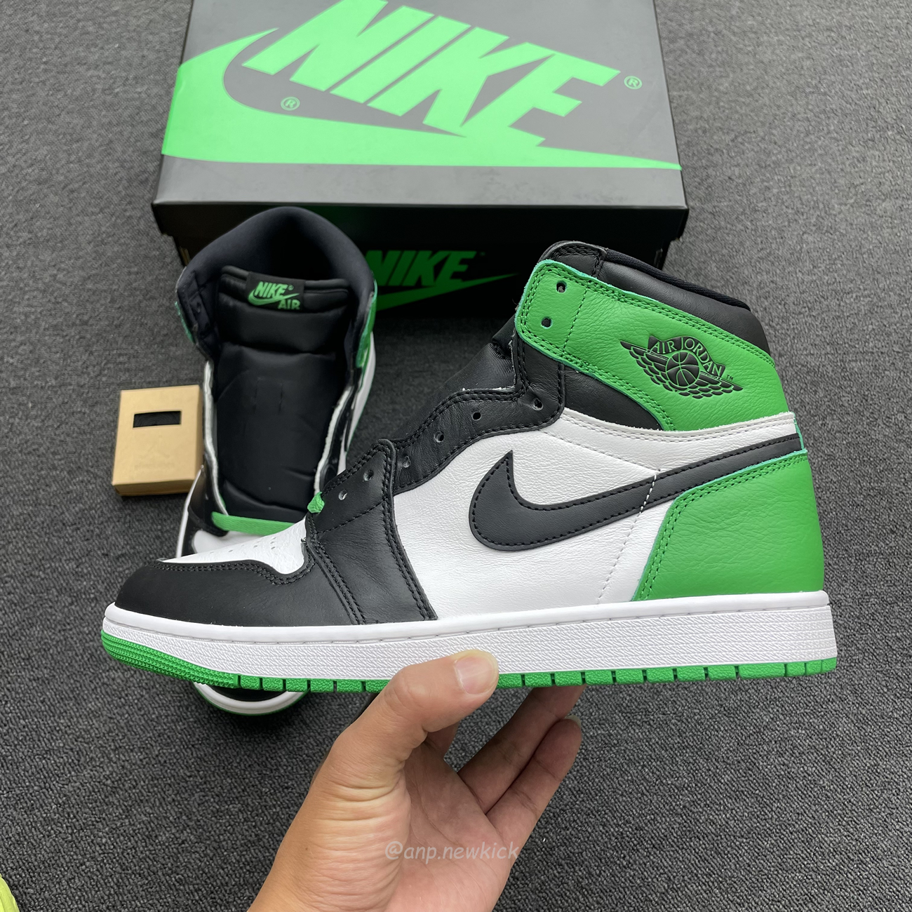 Air Jordan 1 Retro High Og Lucky Green Dz5485 031 (17) - www.newkick.org
