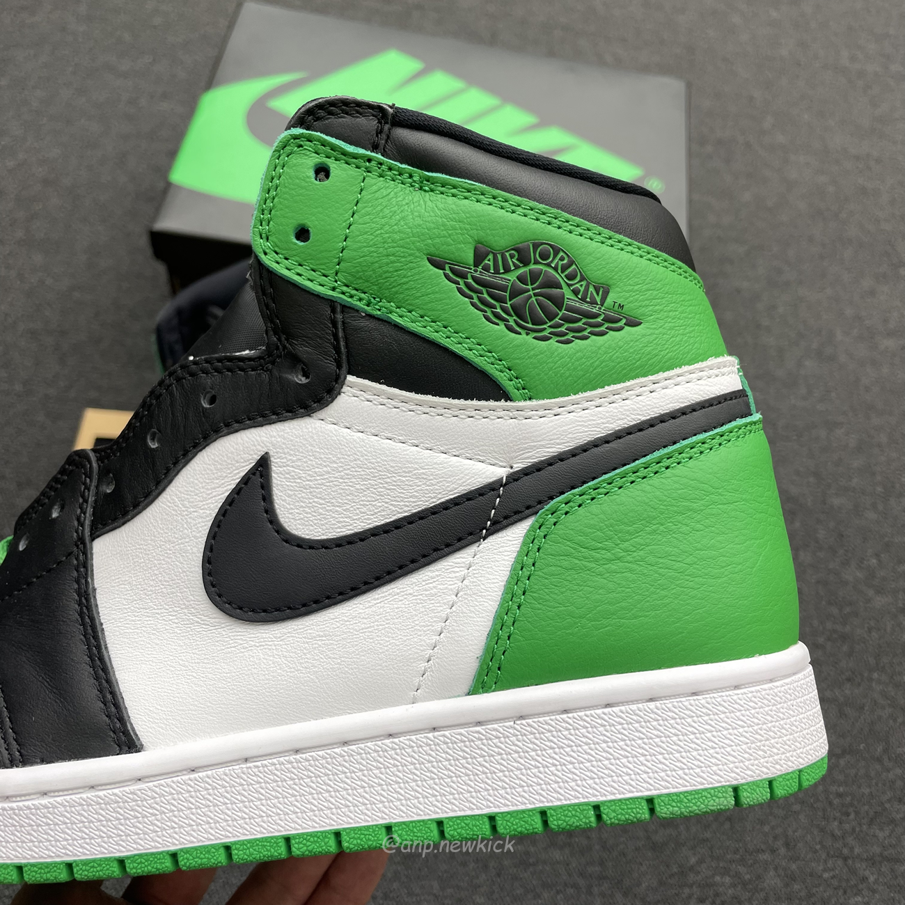 Air Jordan 1 Retro High Og Lucky Green Dz5485 031 (18) - www.newkick.org