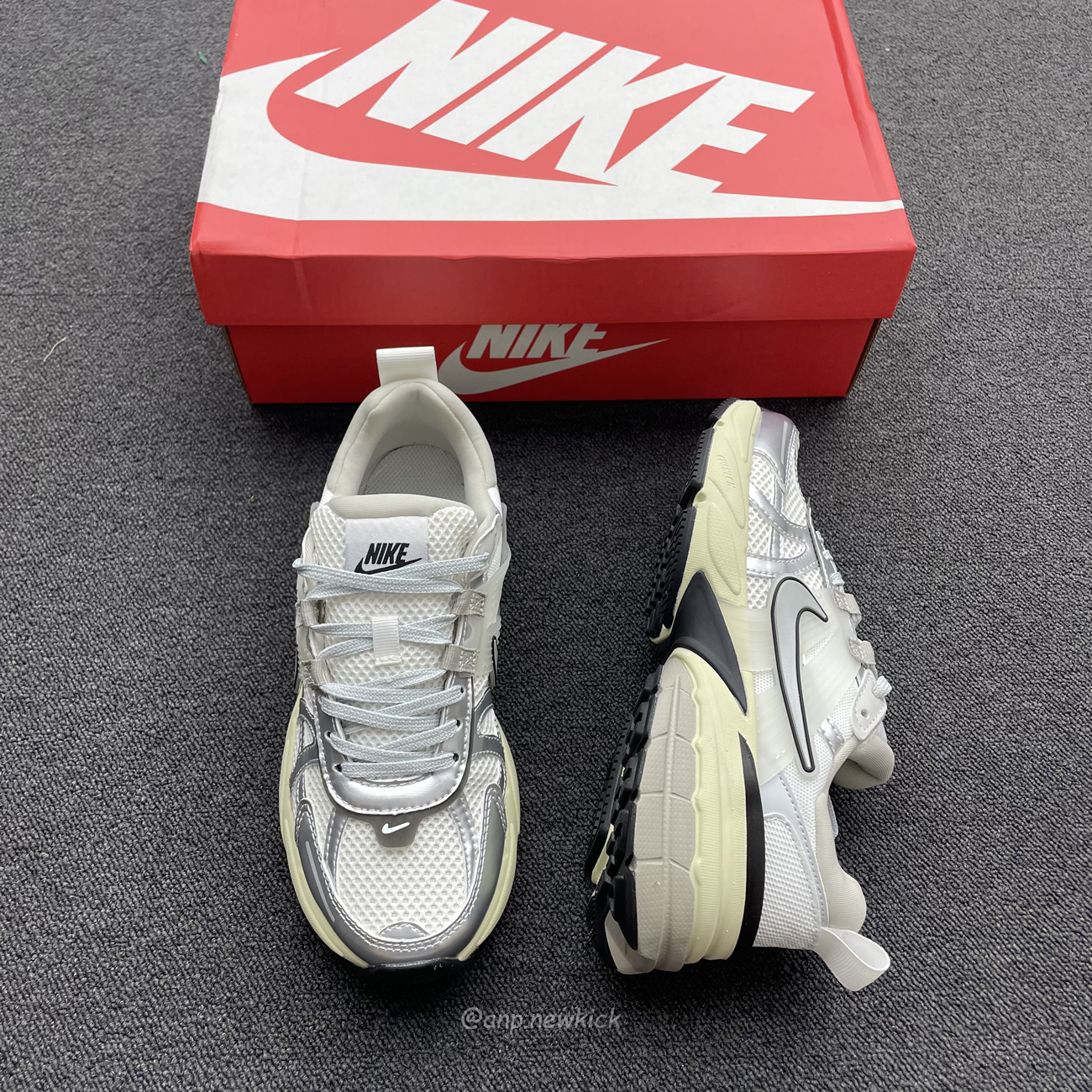 Nike V2k Run Summit White Metallic Silver Fd0736 100 (7) - www.newkick.vip Nike V2k Run Summit White Metallic Silver Fd0736 100 (7) - www.newkick.vip
