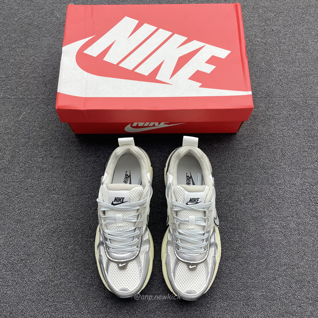 Nike V2k Run Summit White Metallic Silver Fd0736 100 (8) - www.newkick.vip Nike V2k Run Summit White Metallic Silver Fd0736 100 (8) - www.newkick.vip