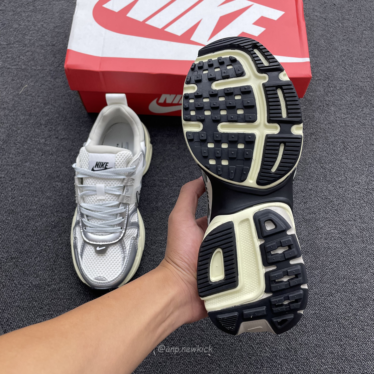 Nike V2k Run Summit White Metallic Silver Fd0736 100 (9) - www.newkick.vip Nike V2k Run Summit White Metallic Silver Fd0736 100 (9) - www.newkick.vip