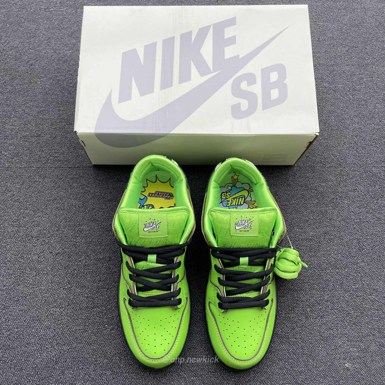 Nike Sb Dunk Low X The Powerpuff Girls On Feet Look At Bubbles Fz8320 400 (15) - www.newkick.org Nike Sb Dunk Low X The Powerpuff Girls On Feet Look At Bubbles Fz8320 400 (15) - www.newkick.org