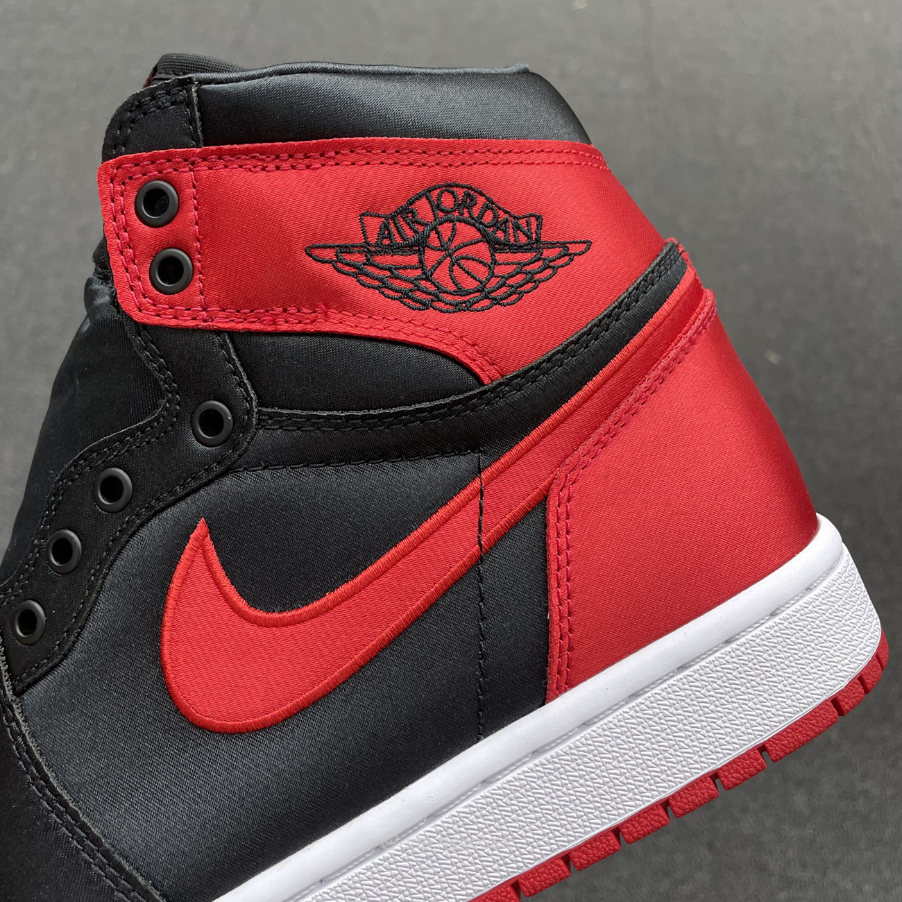 Air Jordan 1 Retro High Og Satin Bred Fd4810 061 (5) - www.newkick.org Air Jordan 1 Retro High Og Satin Bred Fd4810 061 (5) - www.newkick.org