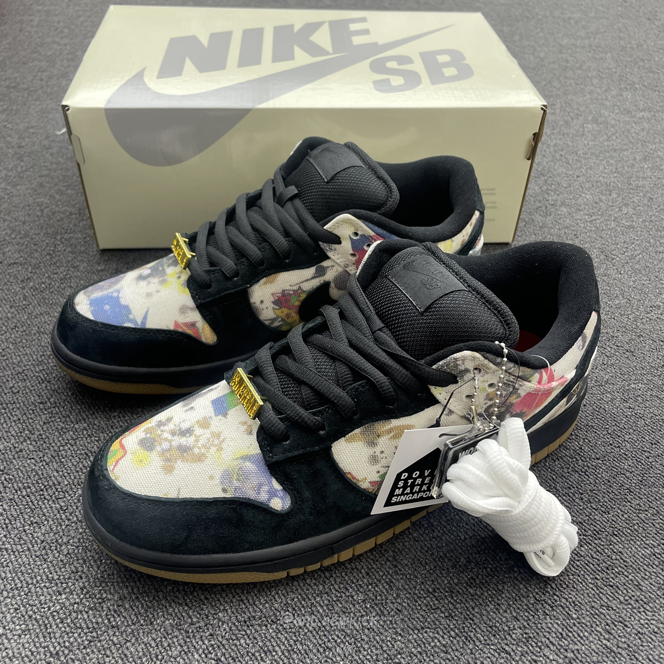 Nike Sb Dunk Low Supreme Rammellzee Fd8778 001 (5) - www.newkick.org Nike Sb Dunk Low Supreme Rammellzee Fd8778 001 (5) - www.newkick.org