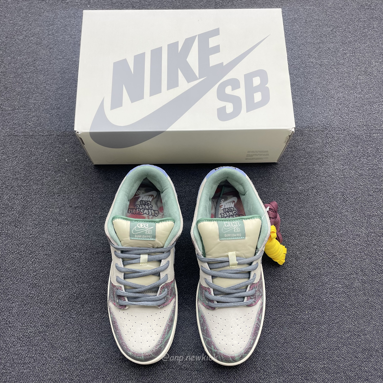 Nike Sb Dunk Low Crenshaw Skate Club Fn4193 100 (31) - www.newkick.org Nike Sb Dunk Low Crenshaw Skate Club Fn4193 100 (31) - www.newkick.org
