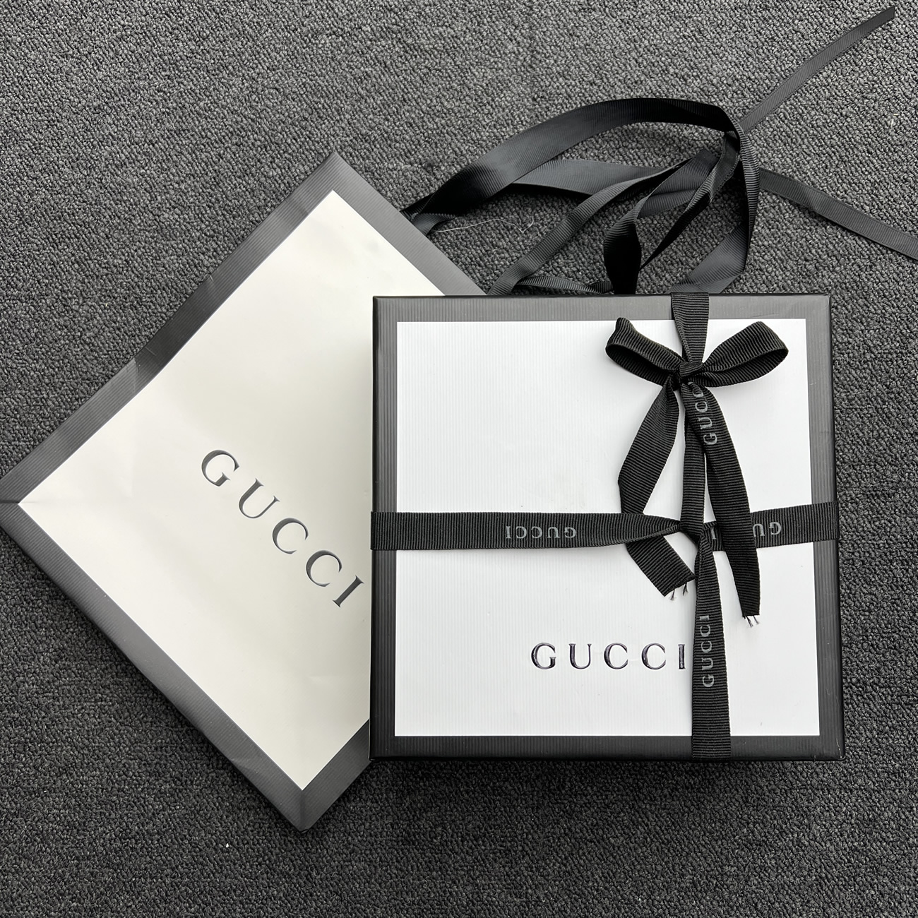 Gucci Double G Logo Full Grain Reversible Belt Leather Black Brown (9) - www.newkick.org Gucci Double G Logo Full Grain Reversible Belt Leather Black Brown (9) - www.newkick.org