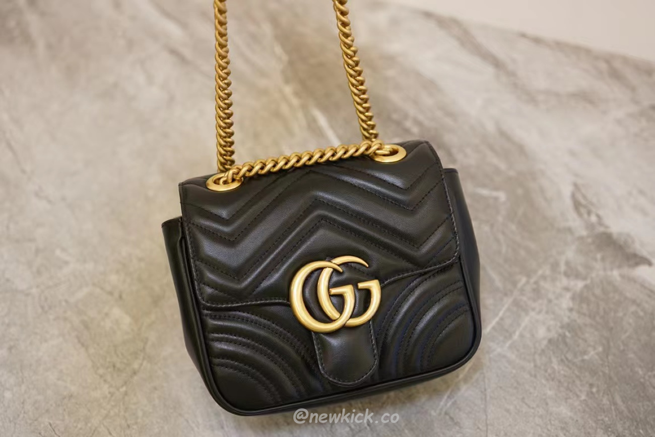 Gucci Gg Marmont Mini Shoulder Bag Matelasse Chevron Black (15) - www.newkick.org