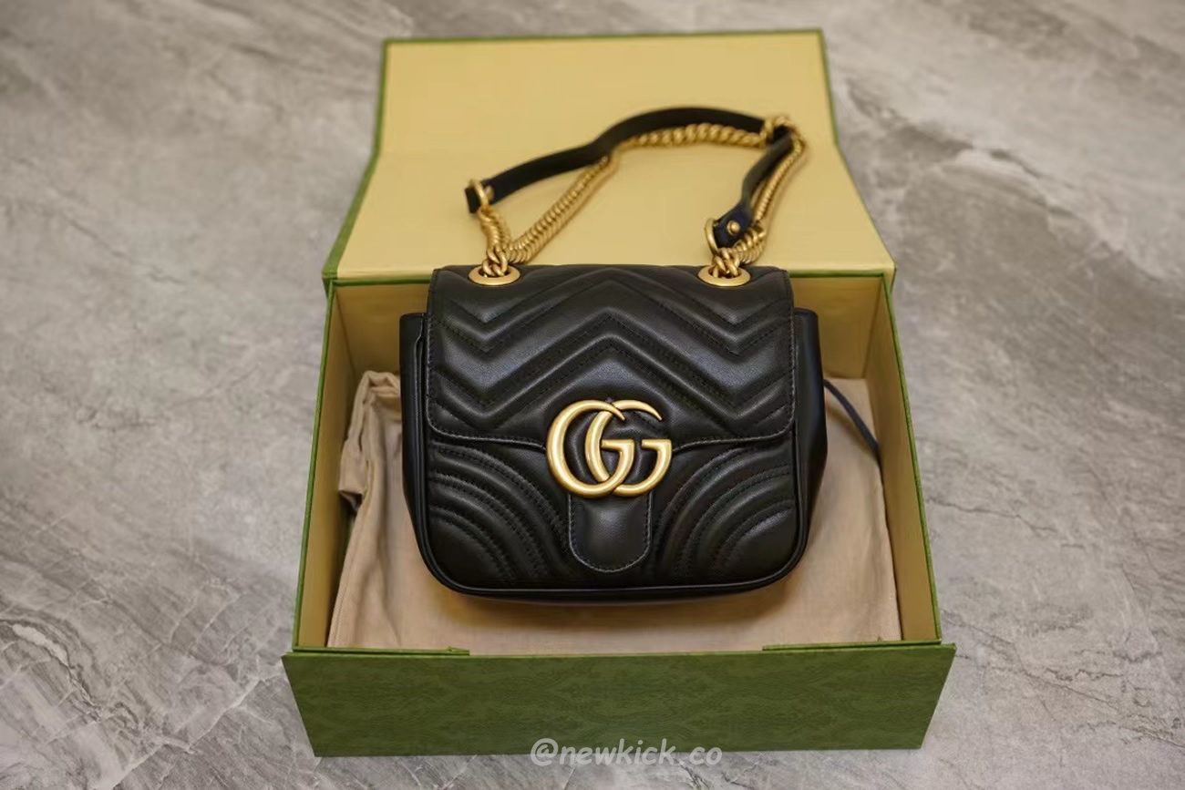 Gucci Gg Marmont Mini Shoulder Bag Matelasse Chevron Black (7) - www.newkick.org