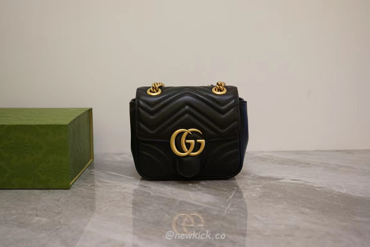 Gucci Gg Marmont Mini Shoulder Bag Matelasse Chevron Black (9) - www.newkick.org
