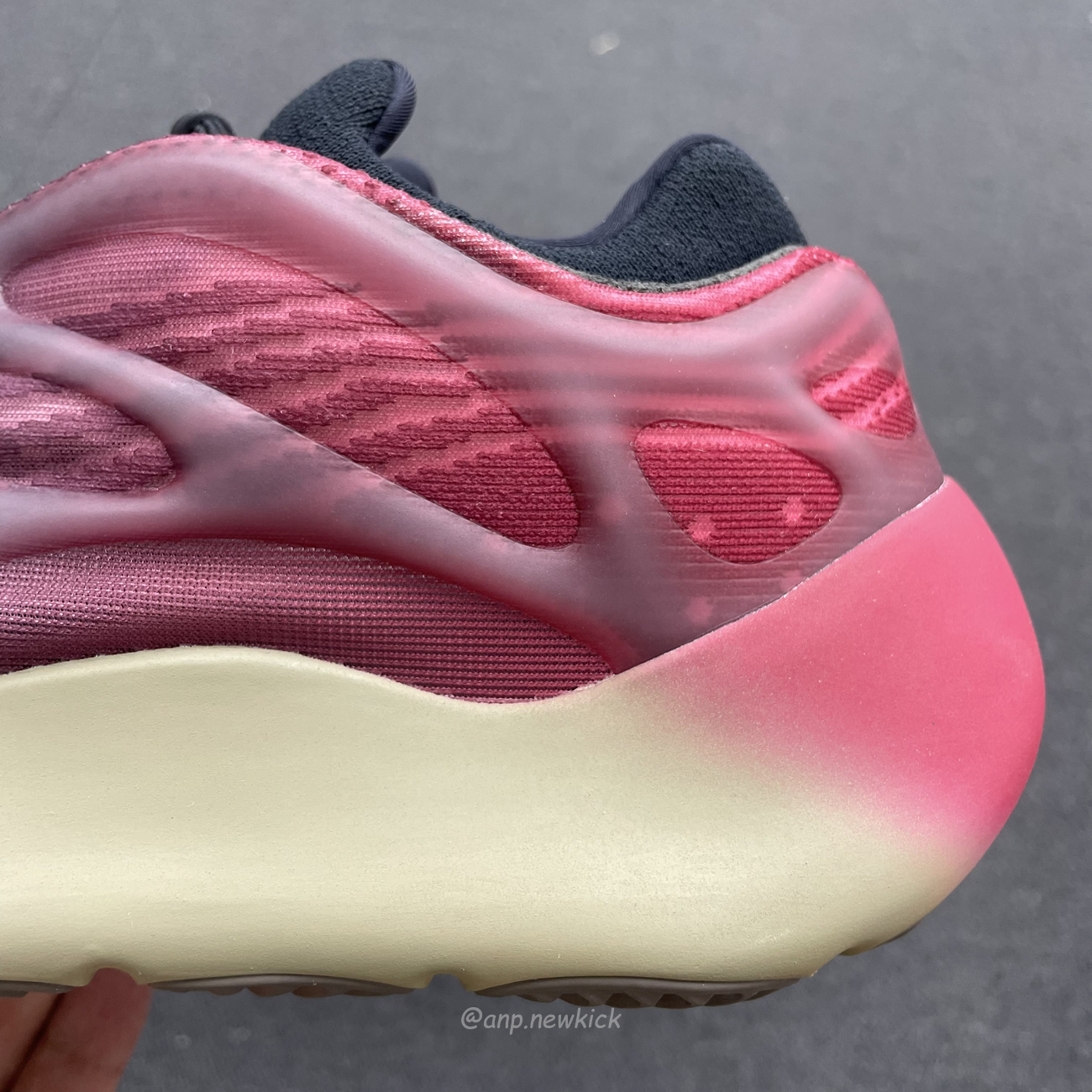 Adidas Yeezy 700 V3 Fade Carbon Gw1814 (2) - www.newkick.org Adidas Yeezy 700 V3 Fade Carbon Gw1814 (2) - www.newkick.org