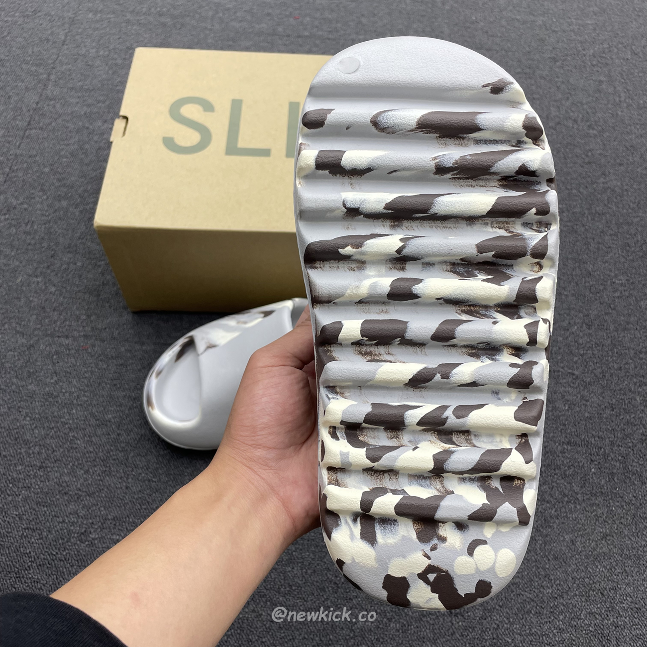 Adidas Yeezy X Kanye West Slide Bone (4) - www.newkick.org