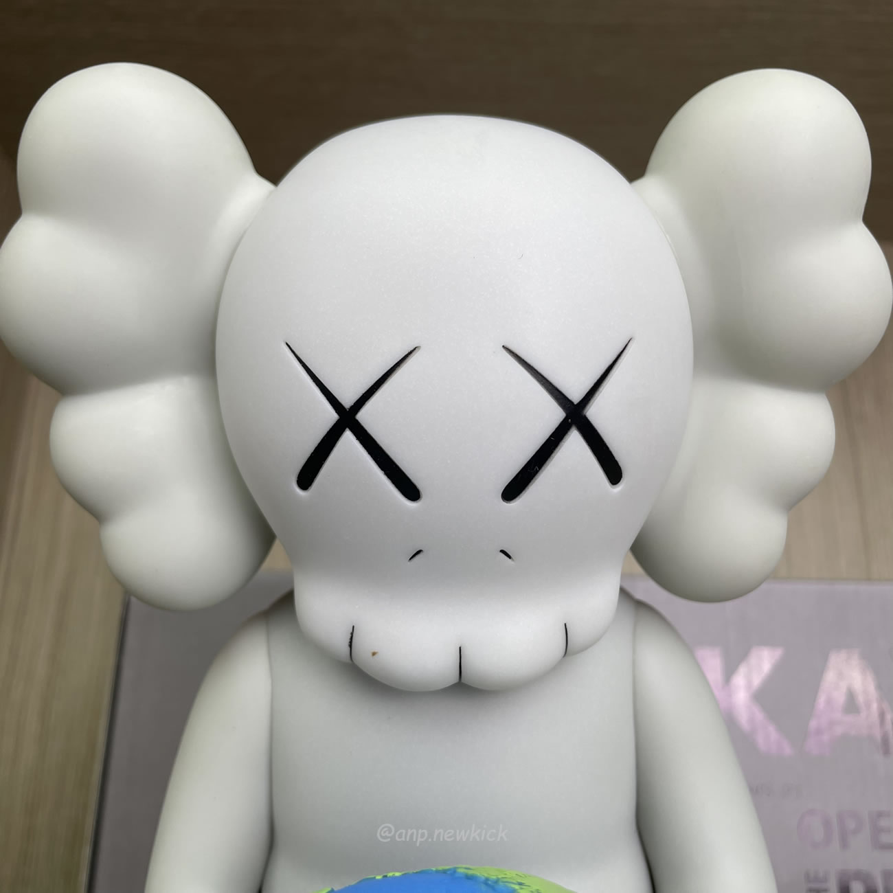 Kaws The Promise Grey Figure (6) - www.newkick.org