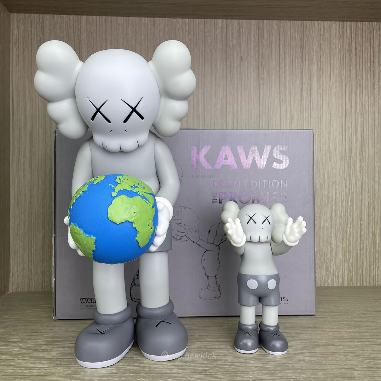 Kaws The Promise Grey Figure (8) - www.newkick.org